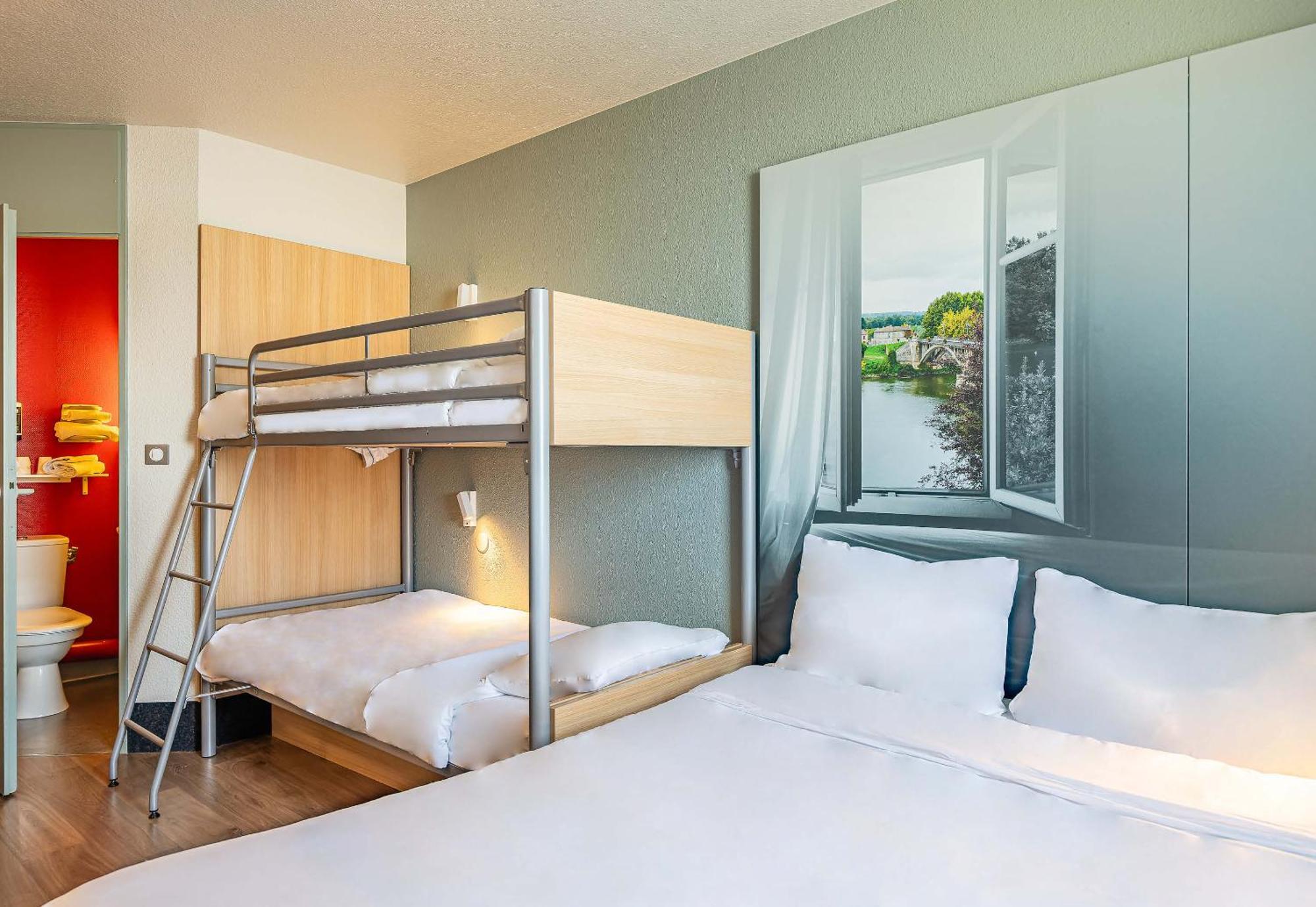 B&B Hotel Poitiers 1 Futuroscope Чассенеуил-Ду-Поитоу Экстерьер фото